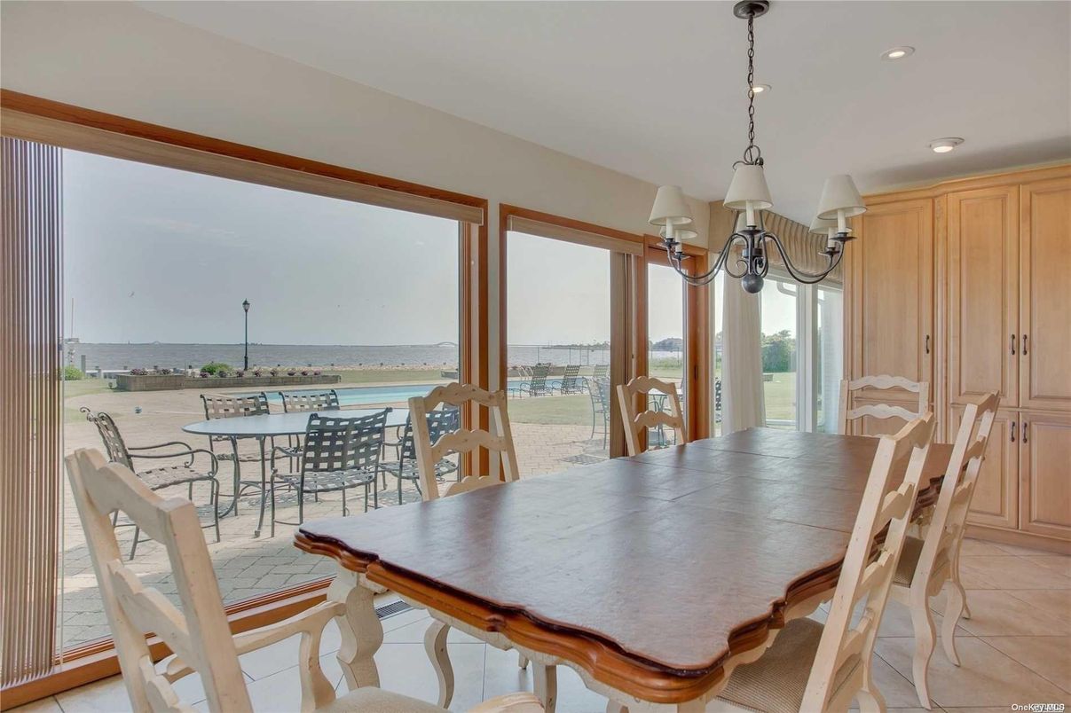 Chandelier, Dining room, Interior, Recessed Lighting, Water