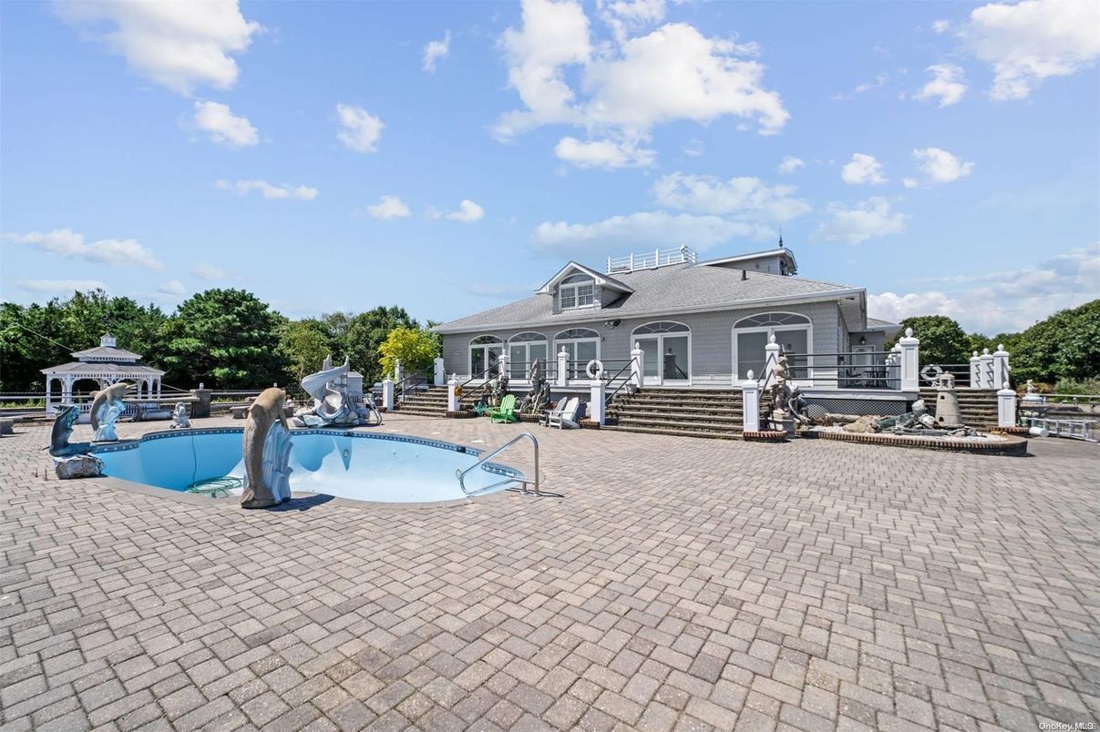 Exterior, Pool