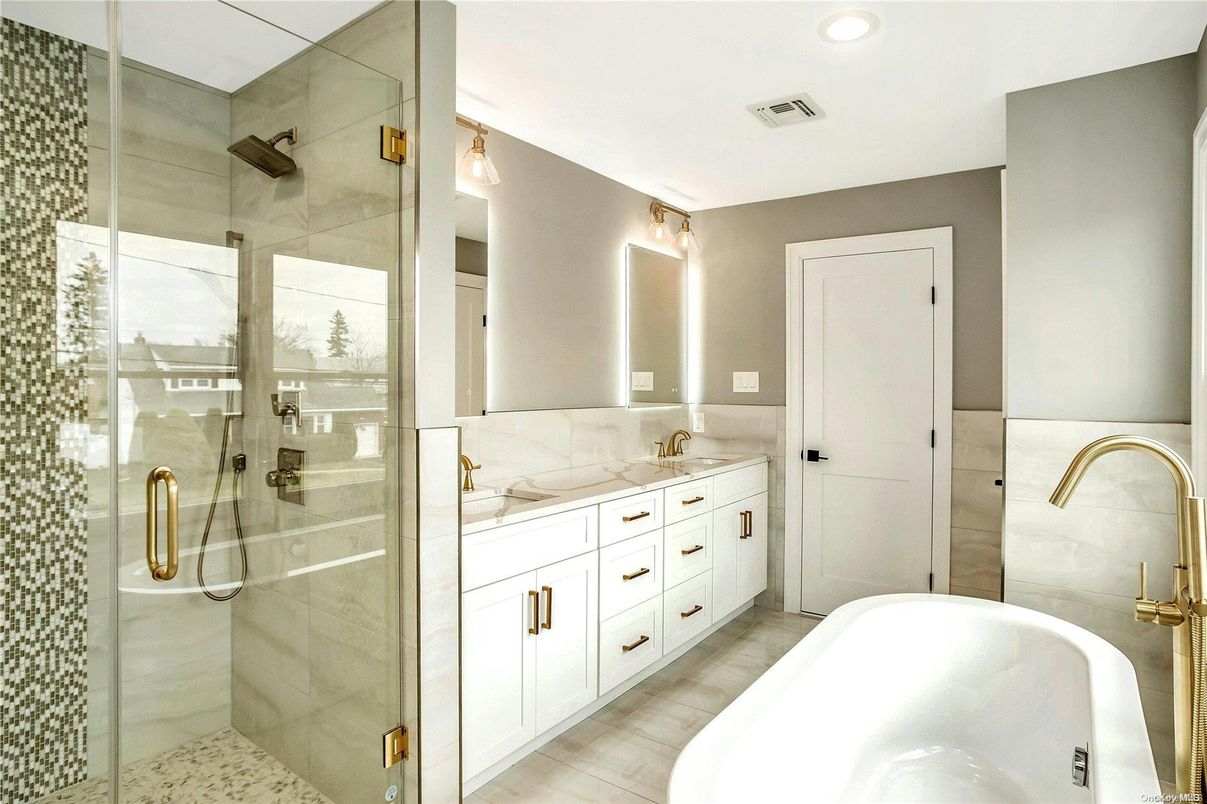 Bathroom, Dual Sink Vanities, Free Standing Baths, Glass Shower, Interior, Recessed Lighting