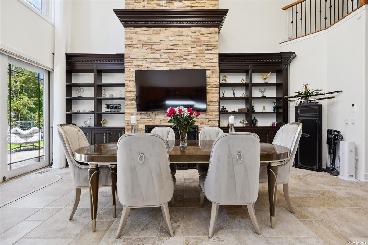 Dining room, Fireplace, Interior