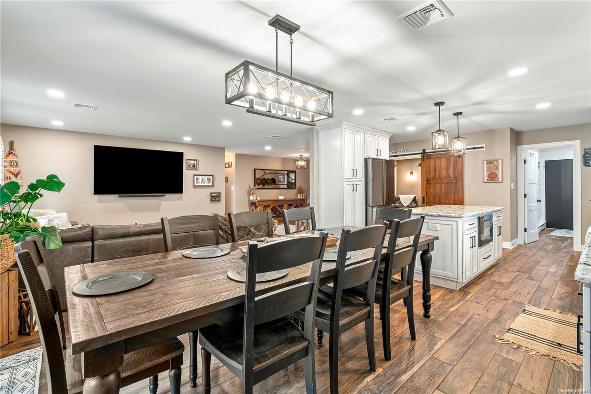 Dining room, Interior, Kitchen, Pendant Lights, Recessed Lighting, Wood Texture Flooring