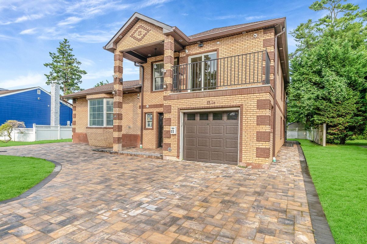 Attached, Exterior, Facade, Brick Facade, Brick Traditional