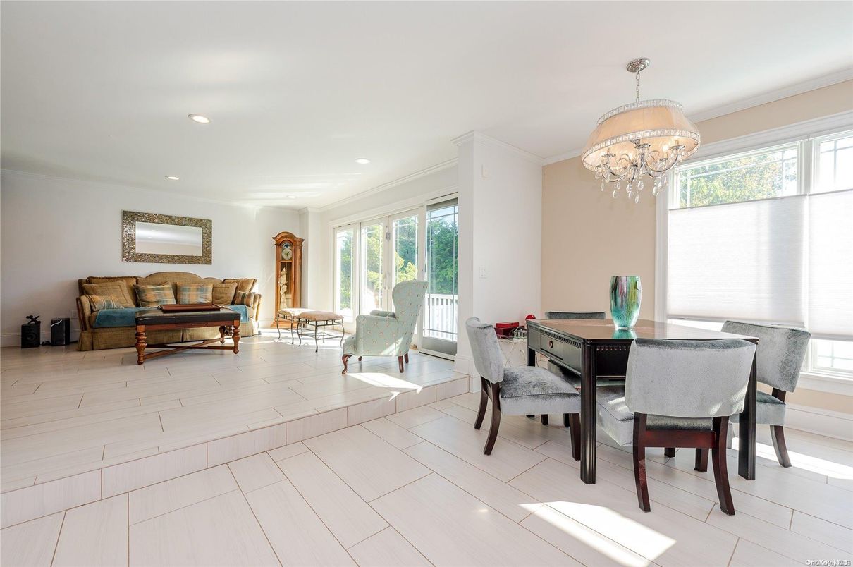 Chandelier, Dining room, Interior, Living room, Recessed Lighting, Wood Texture Flooring