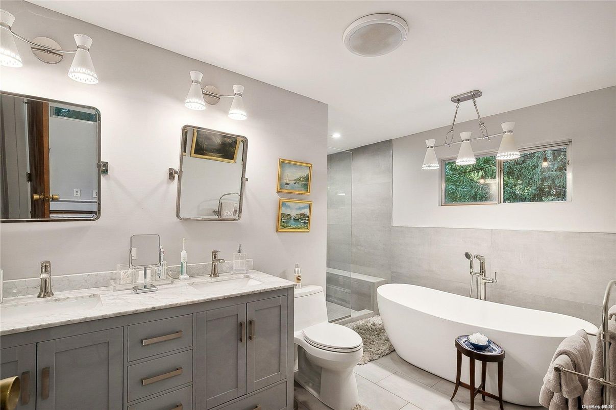 Bathroom, Dual Sink Vanities, Free Standing Baths, Glass Shower, Interior, Recessed Lighting