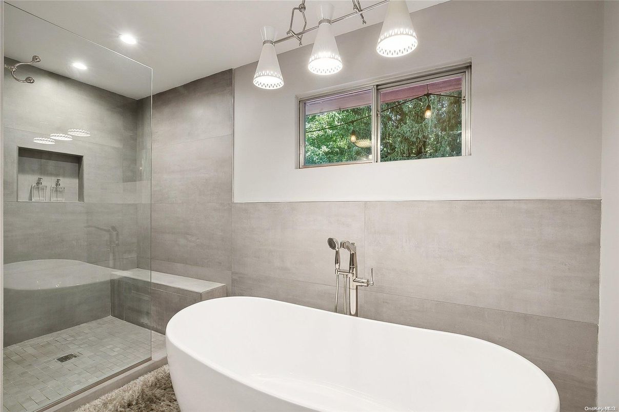 Bathroom, Free Standing Baths, Glass Shower, Interior, Recessed Lighting