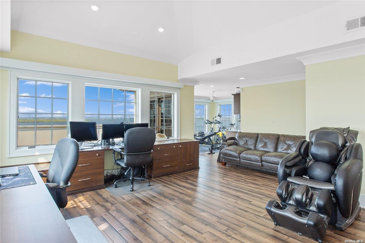 Fitness Equipment, Home Office, Interior, Recessed Lighting, Wood Texture Flooring
