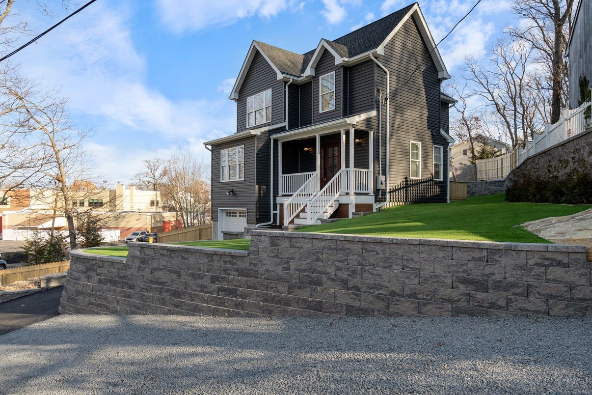 Exterior, Facade, Queen Anne Victorian