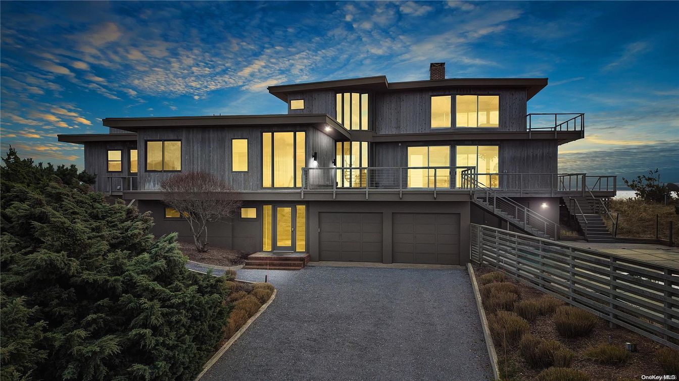 Attached, Exterior, Facade, Modern
