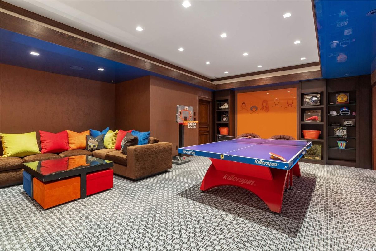 Billiard Table, Game Room, Interior, Living room, Recessed Lighting