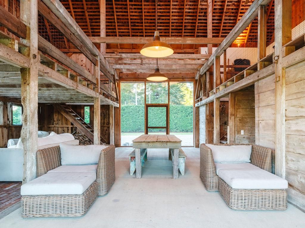 Interior, Pendant Lights, Sun Room, Wooden Walls