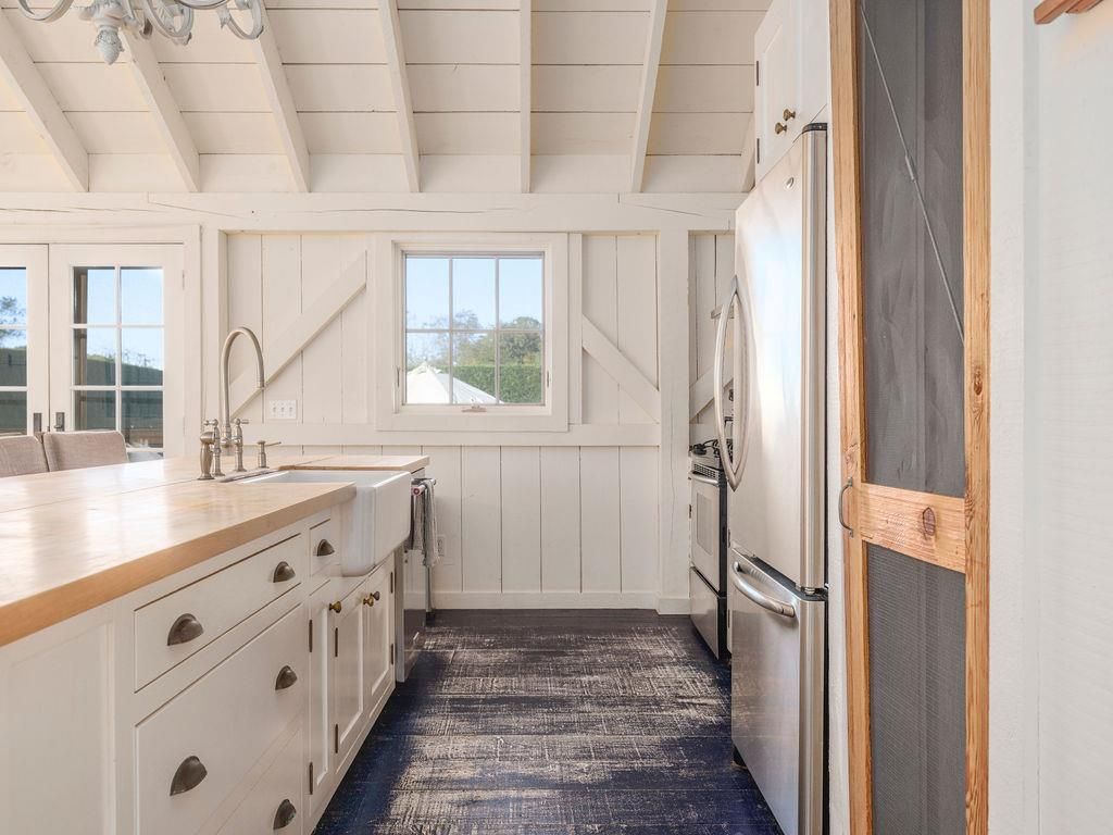 Interior, Kitchen, Tile Countertops, Water