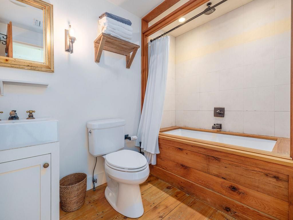 Bathroom, Interior, Recessed Lighting, Wood Texture Flooring