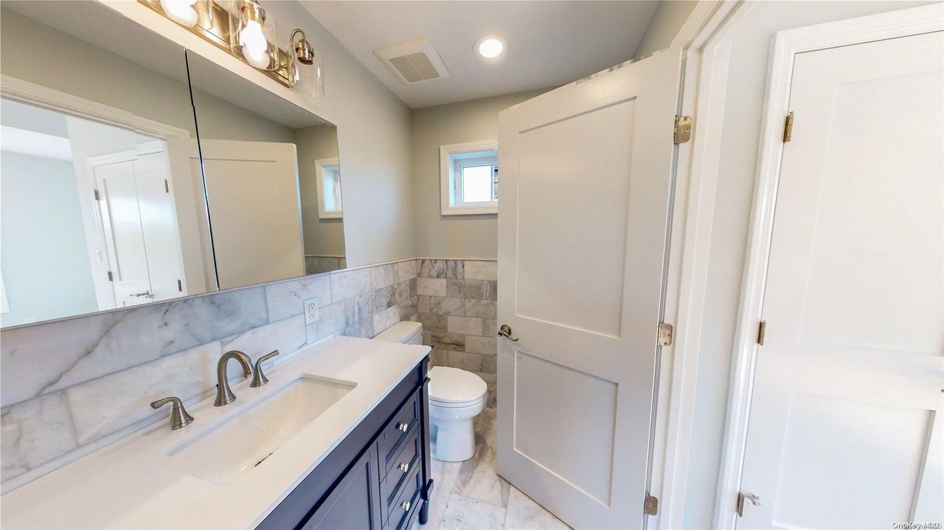 Bathroom, Interior, Marble, Recessed Lighting