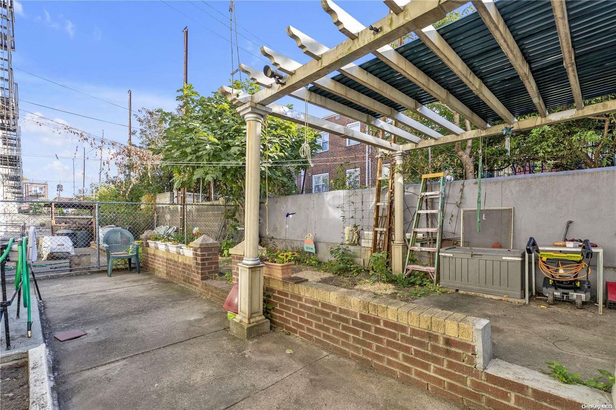 Exterior, Playground