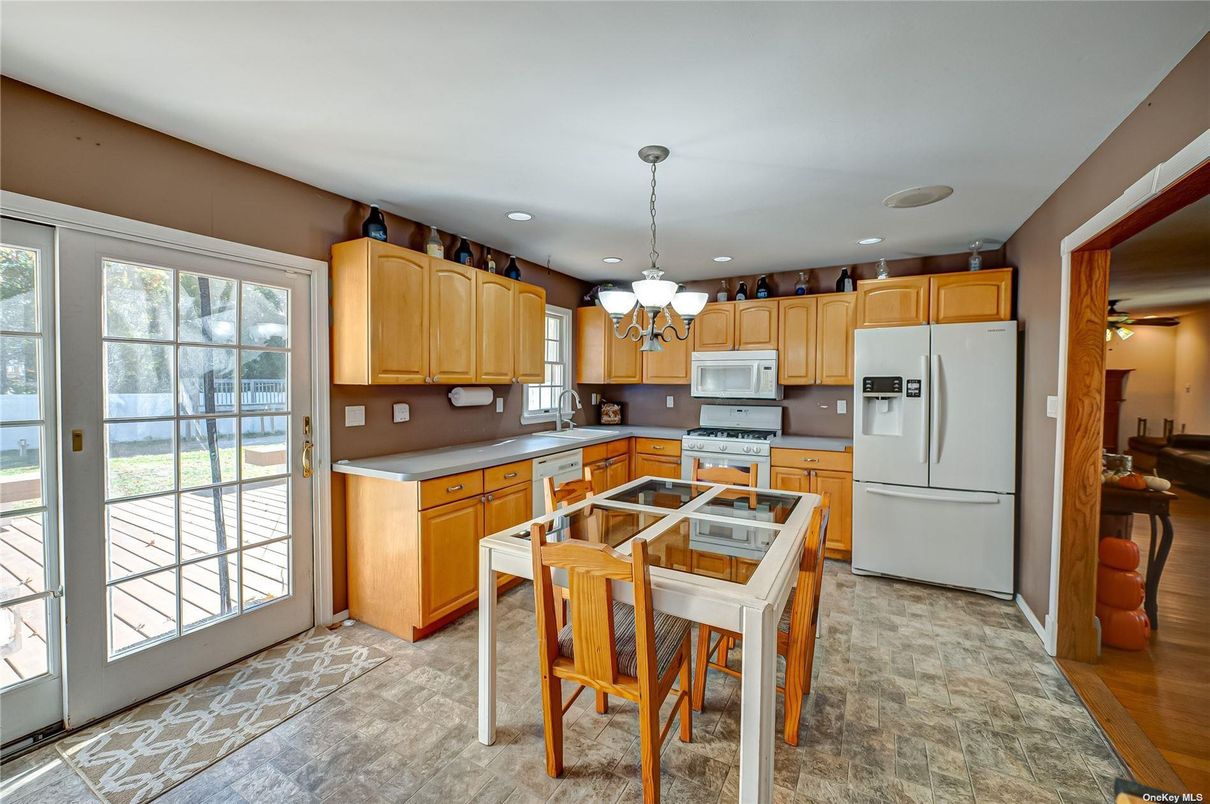 Chandelier, Dining room, Interior, Kitchen, Recessed Lighting