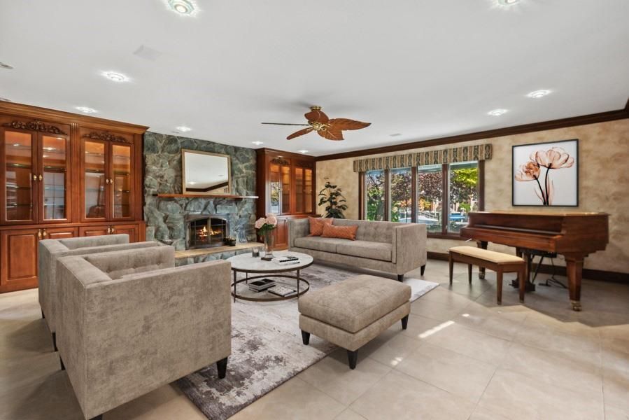 Fireplace, Interior, Living room, Piano, Recessed Lighting