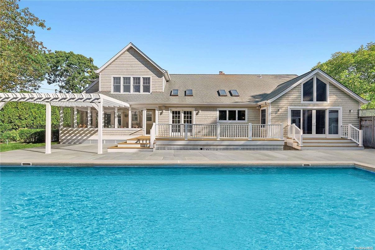 Exterior, Pool