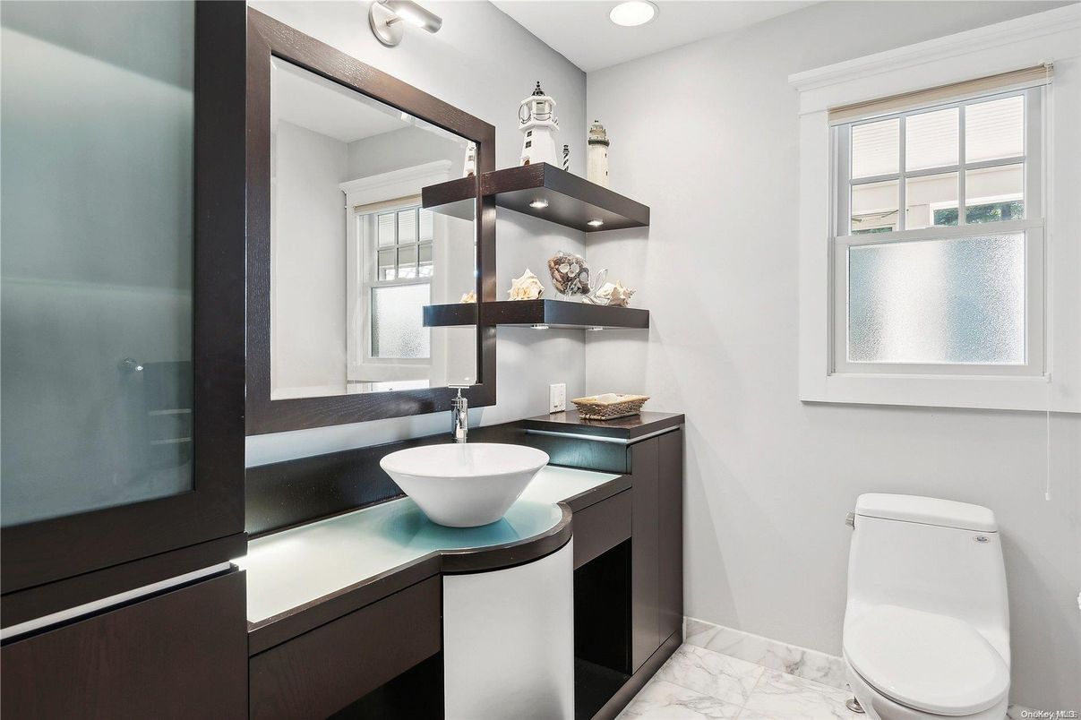 Bathroom, Interior, Marble, Recessed Lighting
