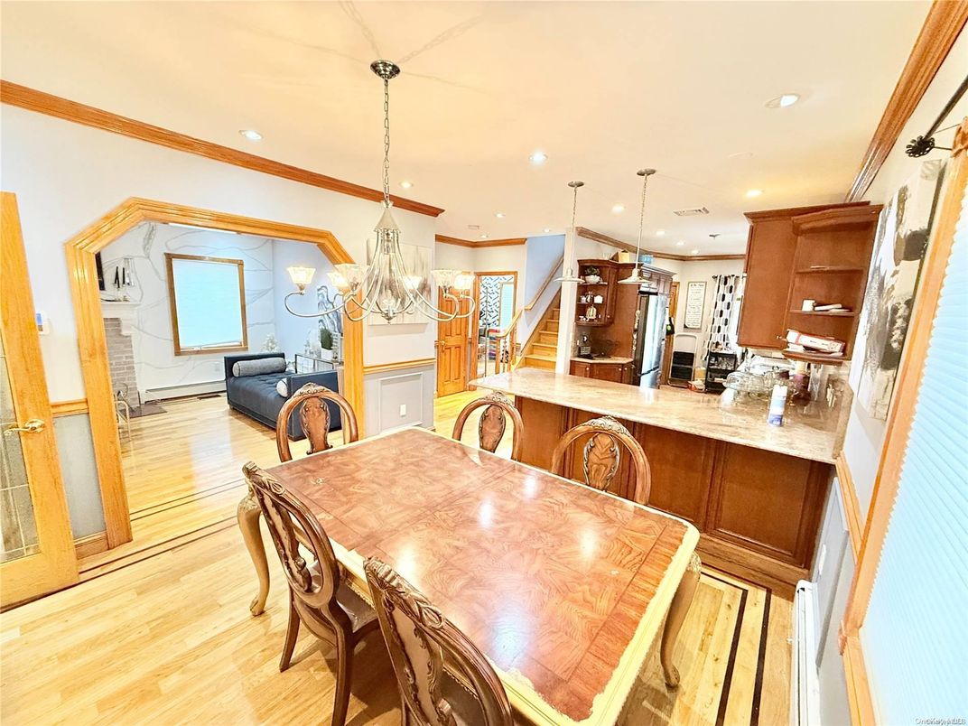 Chandelier, Dining room, Interior, Kitchen, Pendant Lights, Recessed Lighting, Wood Texture Flooring