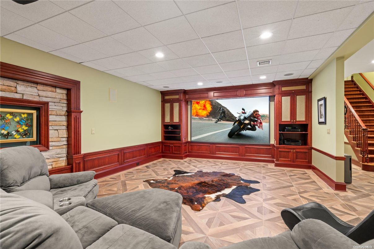 Interior, Projection Screen, Recessed Lighting, Theatre Room
