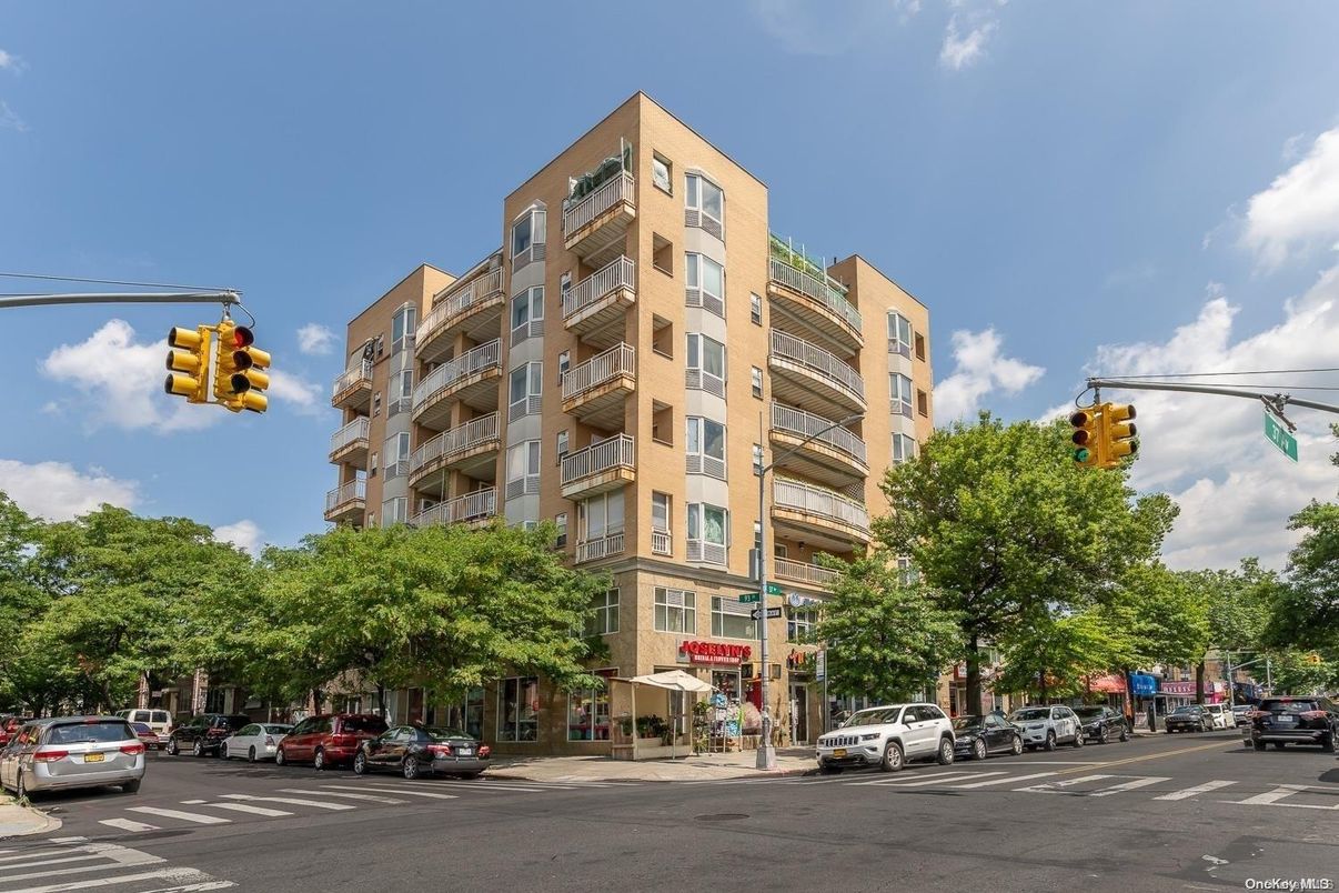 Exterior, Facade, Condo Building