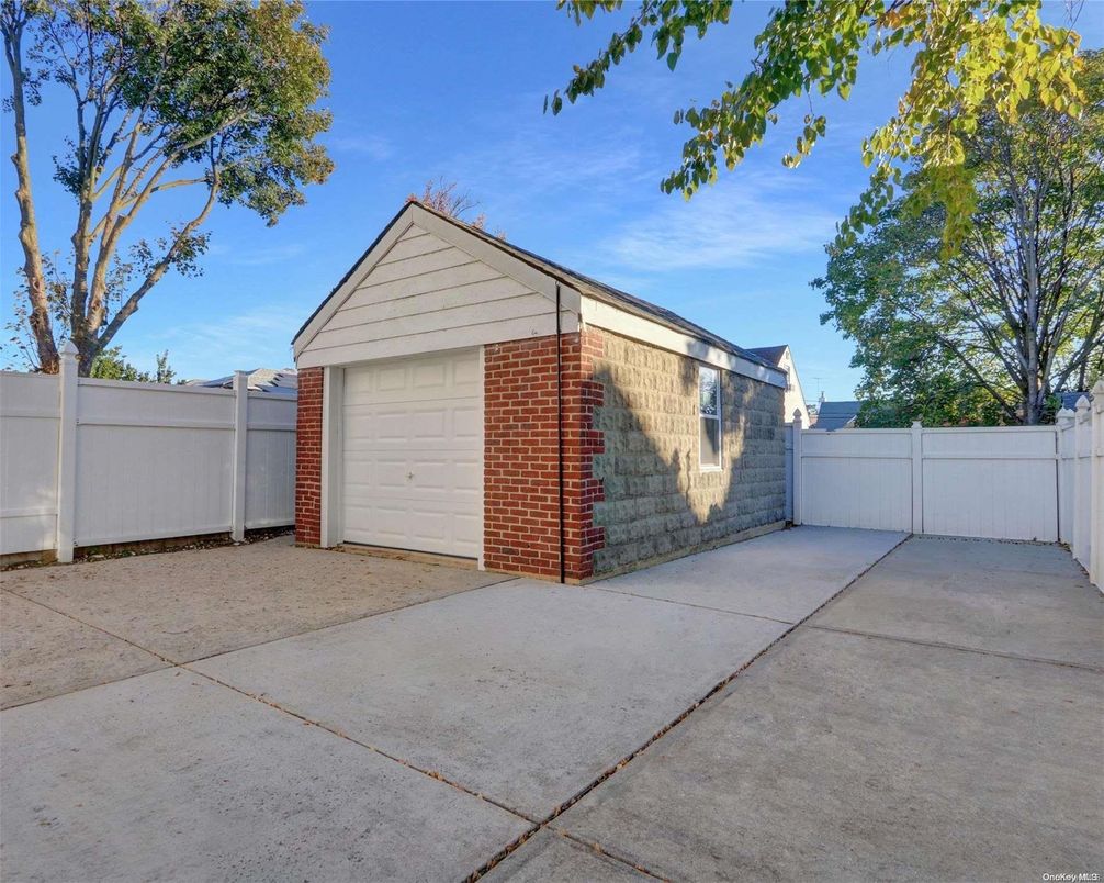 Detached Garage, Exterior