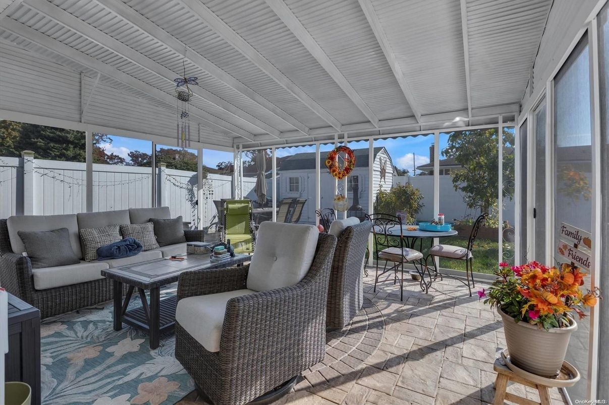 Dining room, Interior, Living room, Sun Room