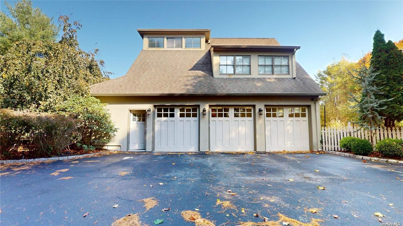 Attached, Exterior, Facade, Farmhouse