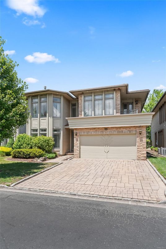 Attached, Exterior, Facade, Modern
