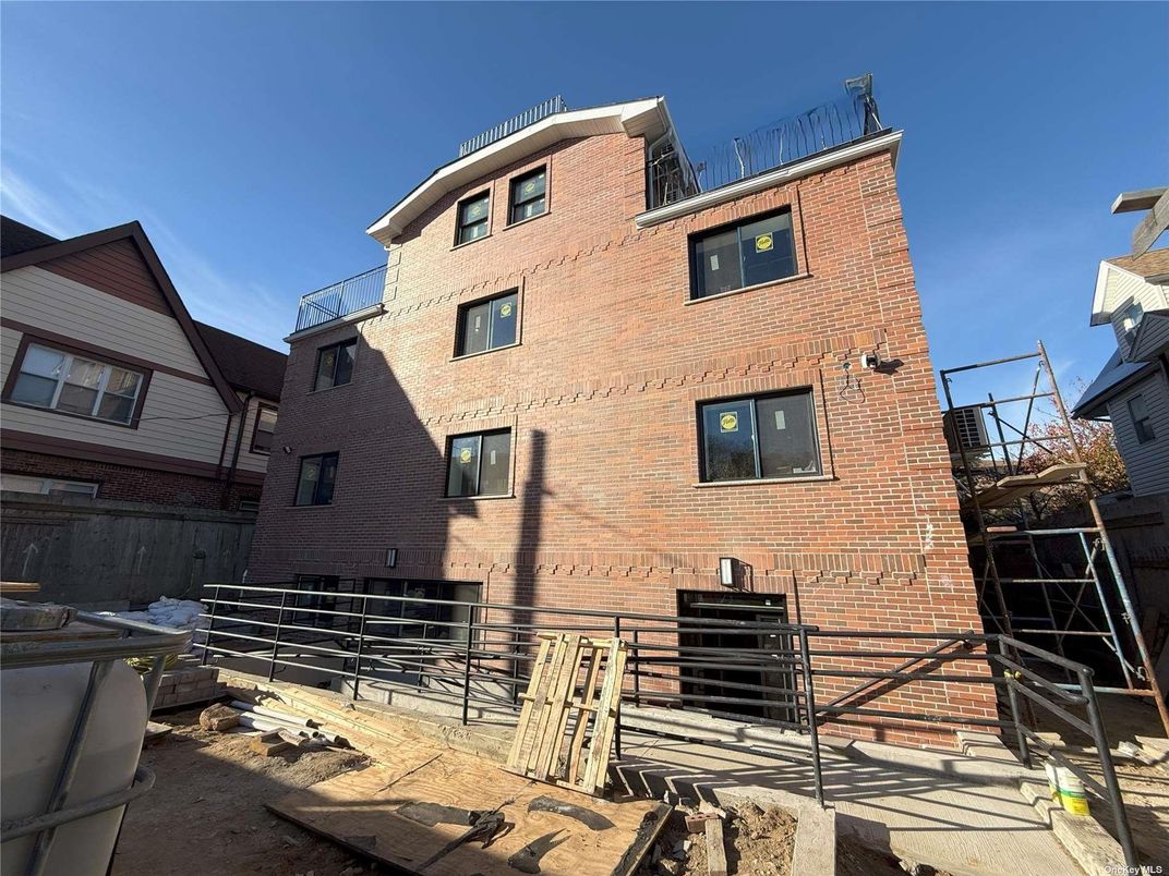 Exterior, Facade, Brick Facade, Rowhouse