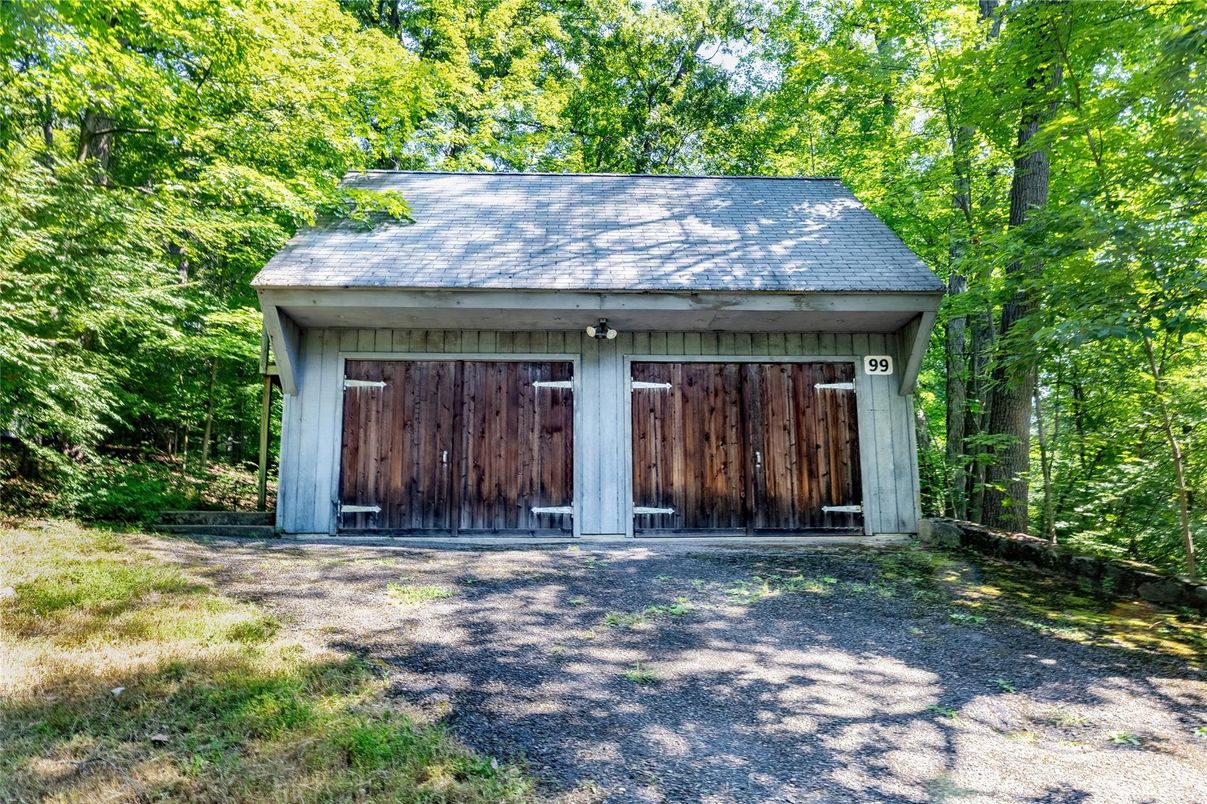 Detached Garage, Exterior