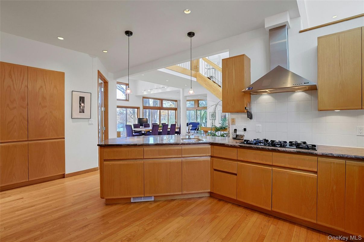 Dining room, Interior, Kitchen, Pendant Lights, Recessed Lighting, Wood Texture Flooring
