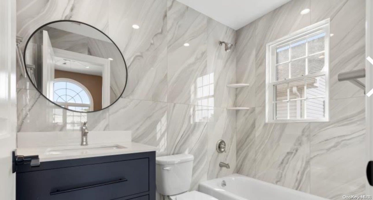 Bathroom, Interior, Marble Walls, Recessed Lighting