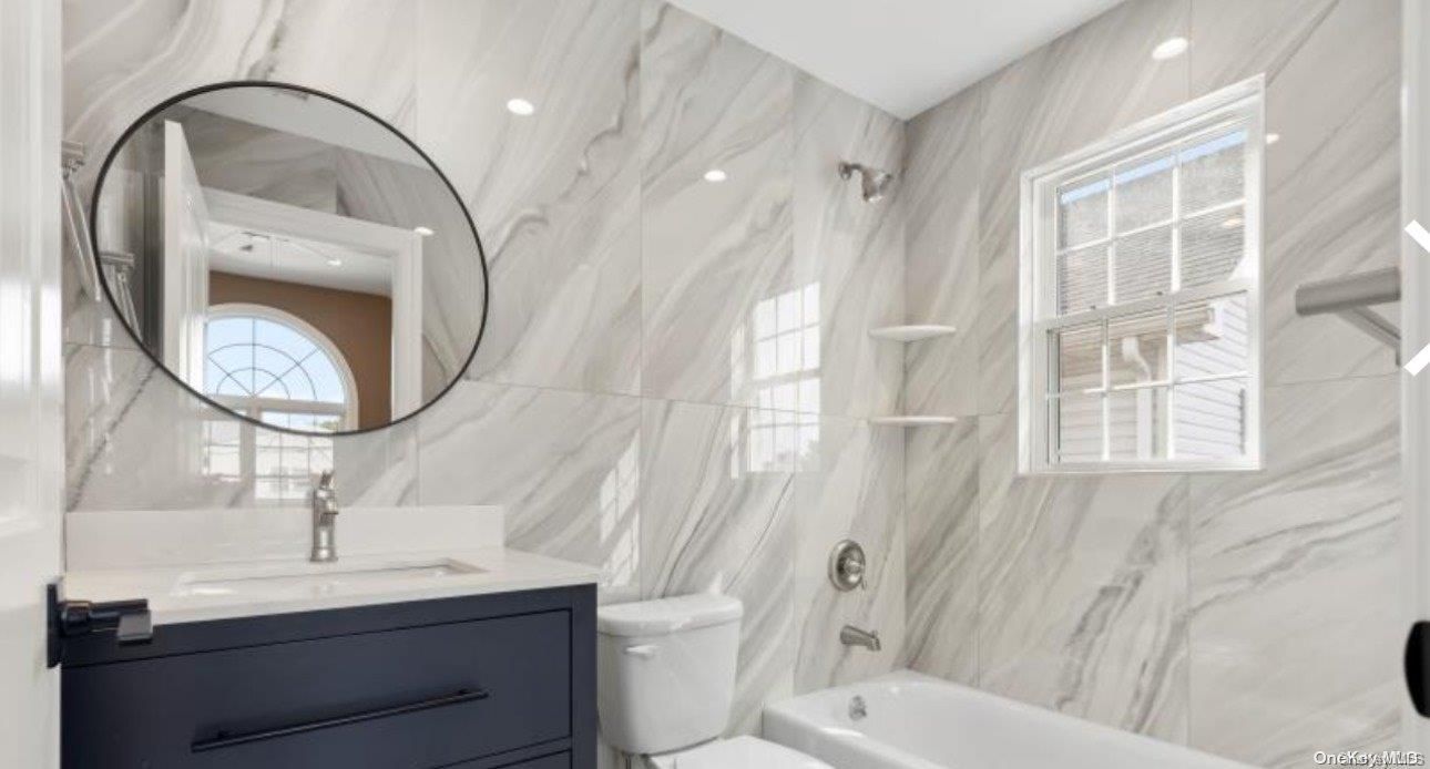 Bathroom, Interior, Marble Walls, Recessed Lighting