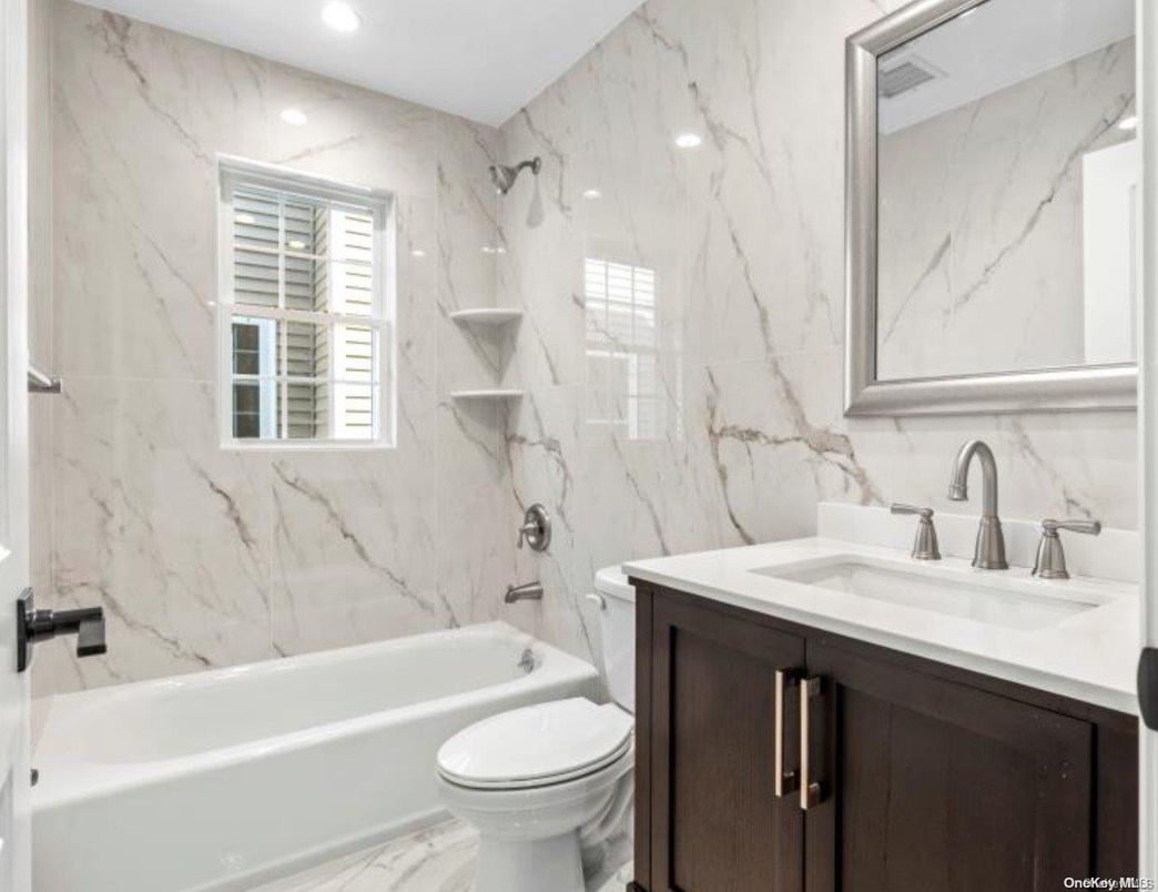 Bathroom, Interior, Marble, Marble Walls, Recessed Lighting