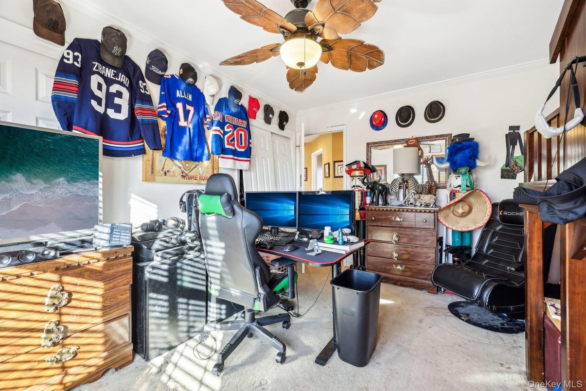 Home Office, Interior