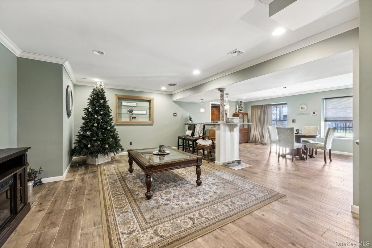 Dining room, Interior, Pendant Lights, Recessed Lighting, Wood Texture Flooring
