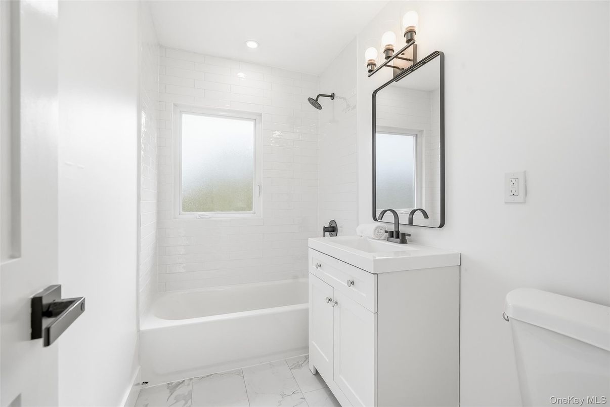 Bathroom, Interior, Marble, Recessed Lighting