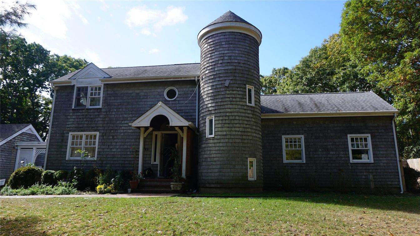 Exterior, Facade, Cape Cod