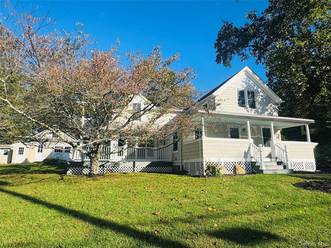 Attached, Backyard, Exterior, Facade, Queen Anne Victorian