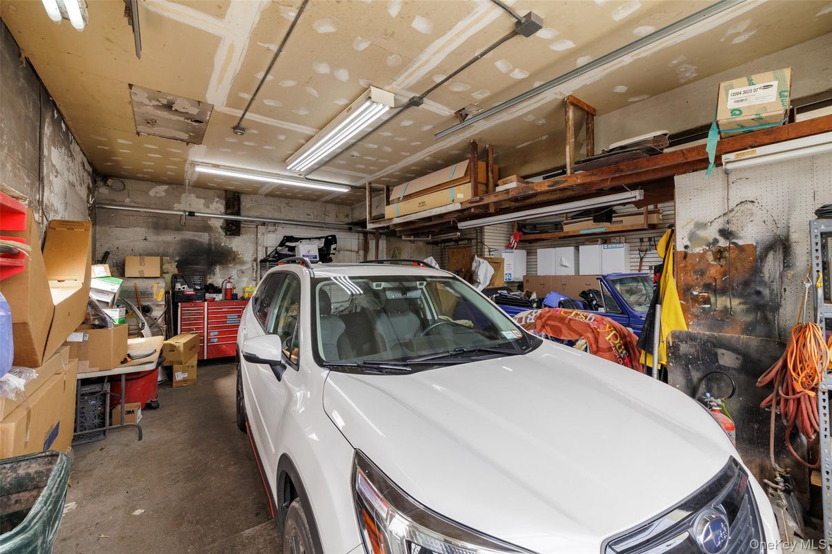 Garage, Interior