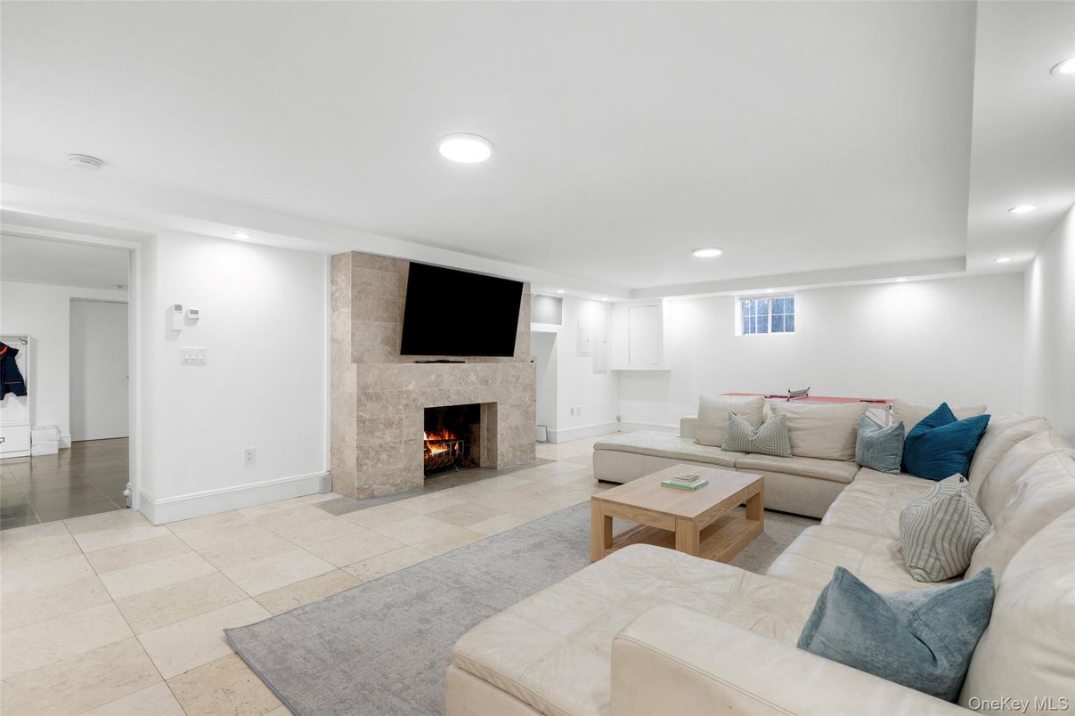 Fireplace, Interior, Living room, Recessed Lighting