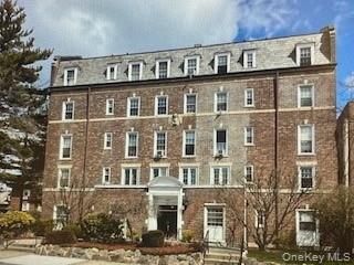 Exterior, Facade, Brick Facade, Georgian