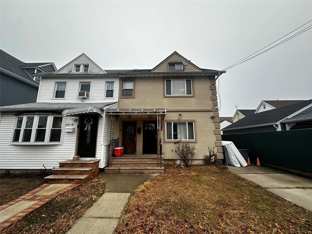 Exterior, Facade, Queen Anne Victorian