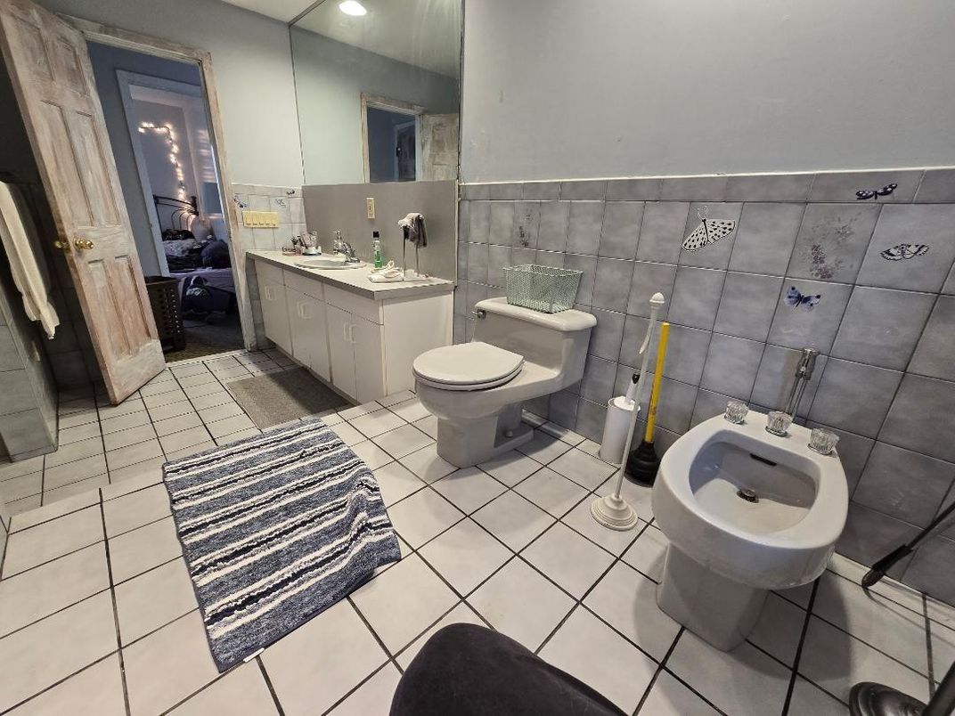 Bathroom, Interior, Recessed Lighting