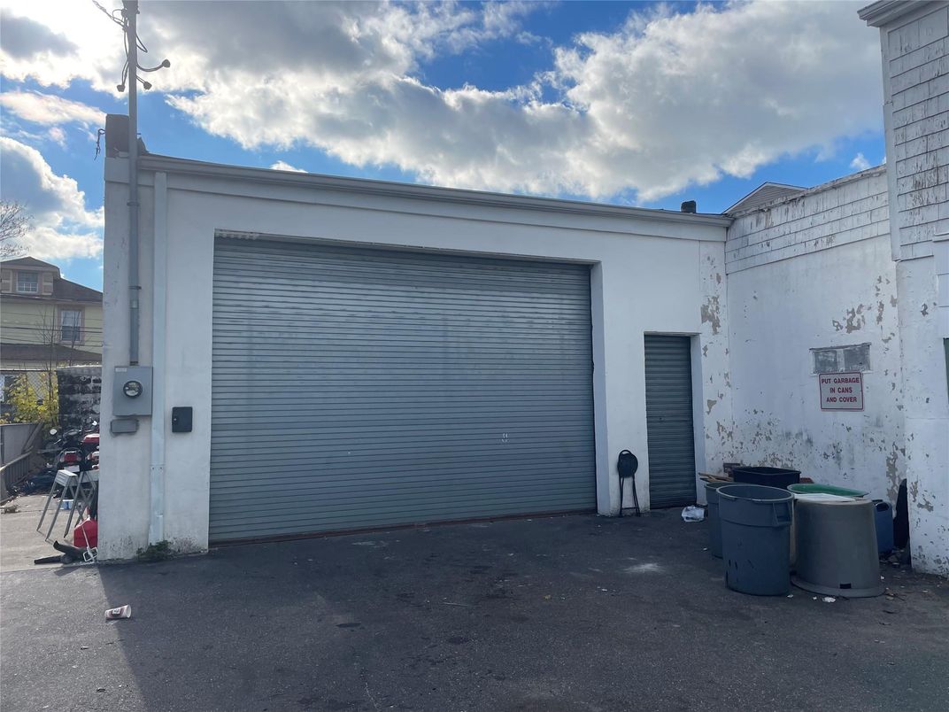 Detached Garage, Exterior