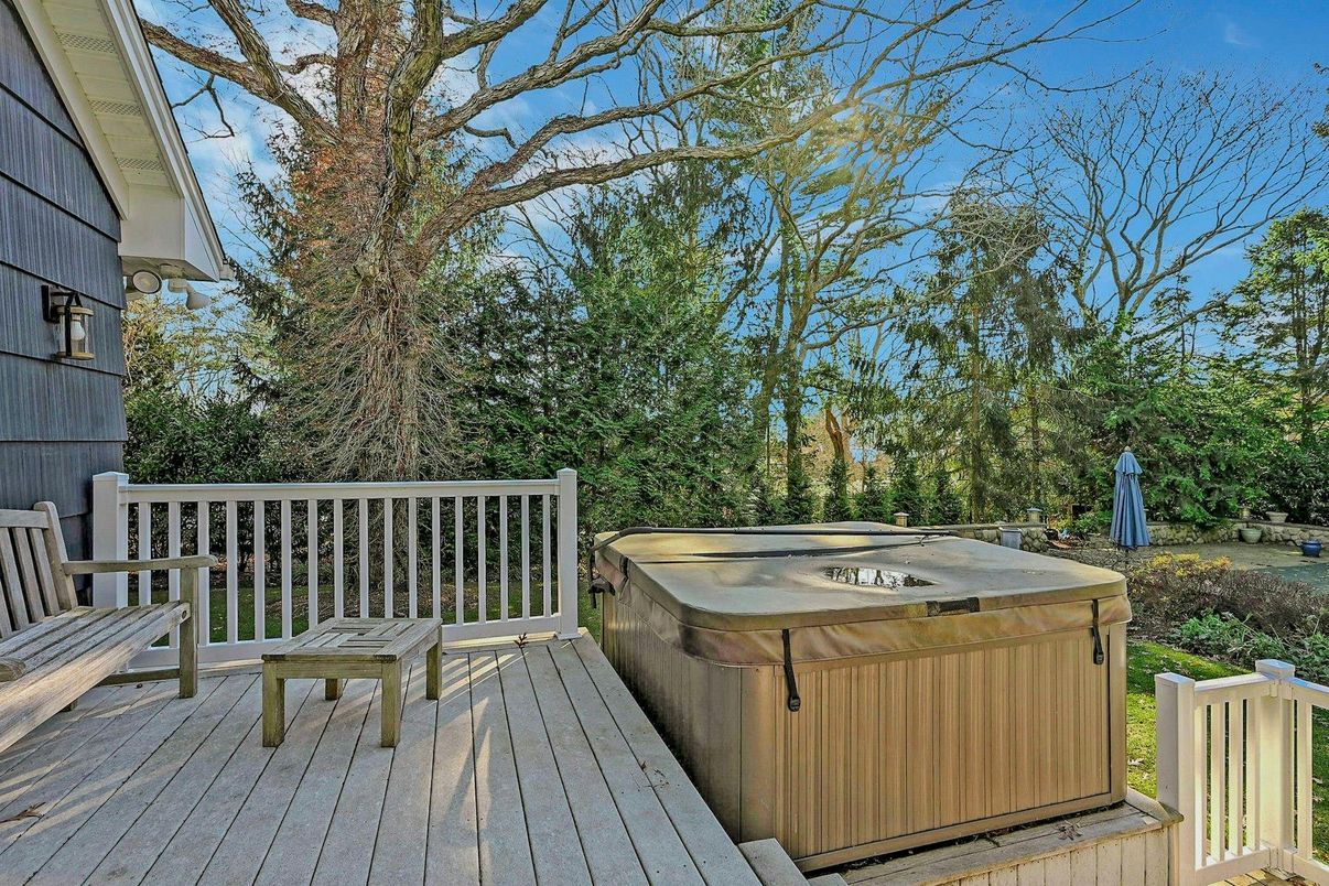 Exterior, Hot Tub