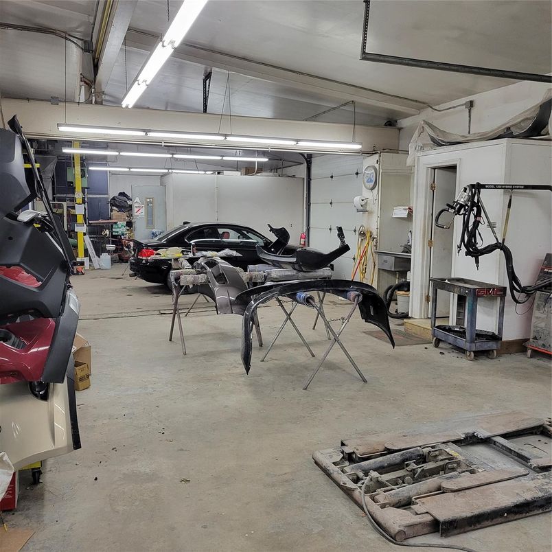 Garage, Interior
