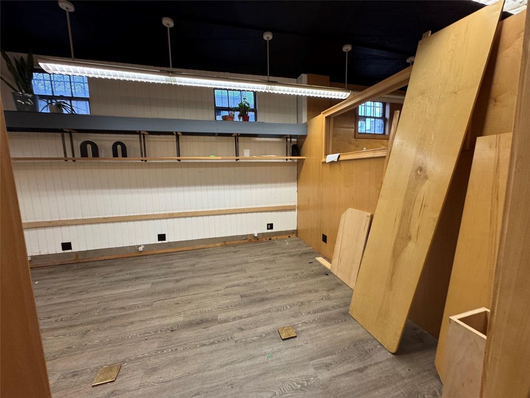 Interior, Pendant Lights, Wood Texture Flooring