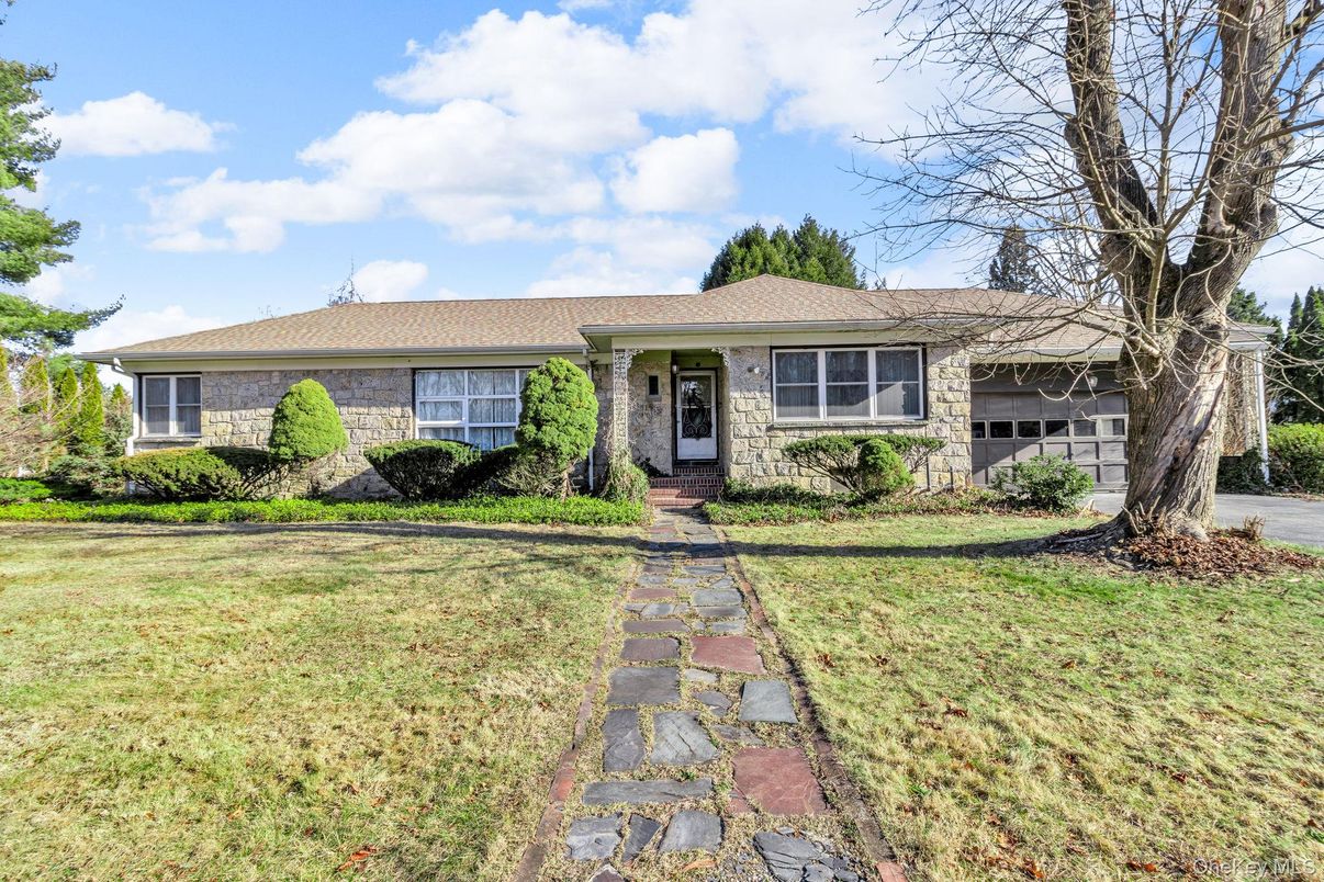 Attached, Exterior, Facade, Brick Facade, Ranch